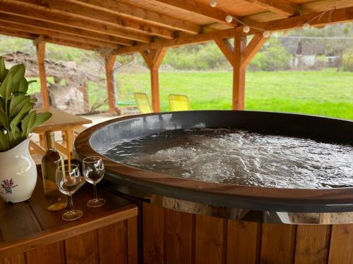 Essentia - Vinársky domček s vonkajšou vírivkou obrázok