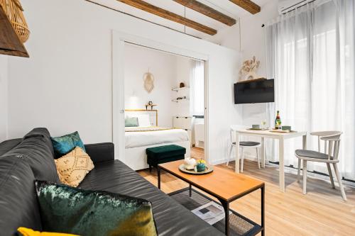 Lodging Apartments Almirall Beach 11, Barcelona