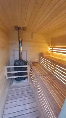 Mazury - Całoroczne domki nad jeziorem -sauna -balia z jacuzzi