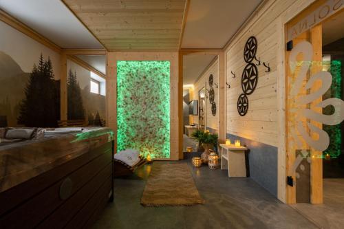 อ่างแช่น้ำร้อน, Góralska Strefa & SPA (Goralska Strefa & SPA) in กีรี