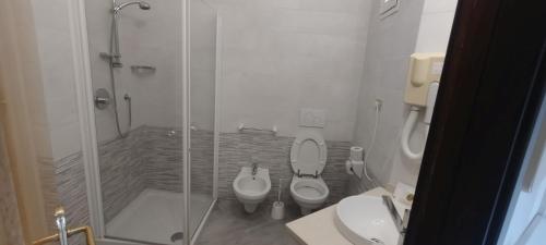 Double or Twin Room with Balcony image 10