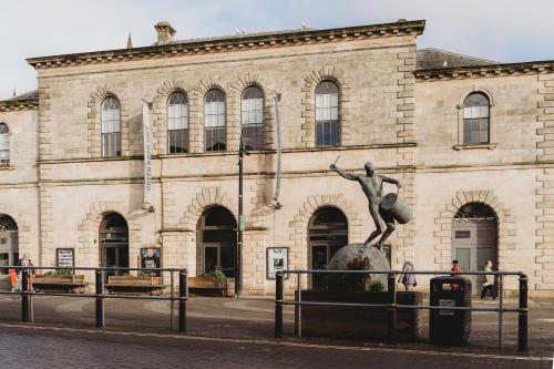 Merchant House - image 6