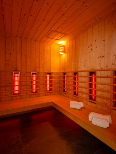 桑拿, All Suites Appart Hôtel - Le Havre Centre - Les docks in 勒阿弗尔