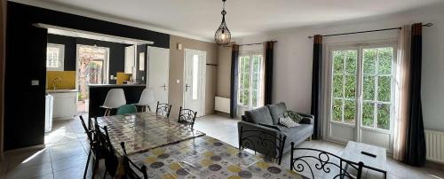 Agréable villa avec piscine à 100 m de la plage - 10B14J35
