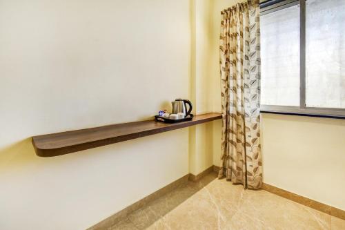 Super Townhouse OAK Hotel Chaitanya Executive Near Fun Time Multiplex