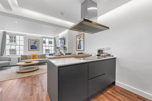 Knightsbridge 3 Bedroom Home 1 Minute Harrods, Londyn (zdjęcie 8)