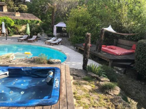 Villa de 5 chambres avec piscine privee jacuzzi et jardin clos a Puymeras