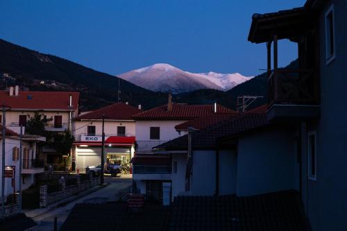 Ερυθρελάτη (Ερυθρελατη) in 卡拉夫里塔