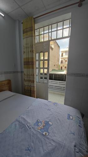 Deluxe Single Room with Balcony image 3