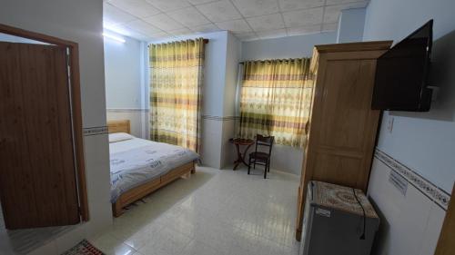 Deluxe Single Room with Balcony image 1