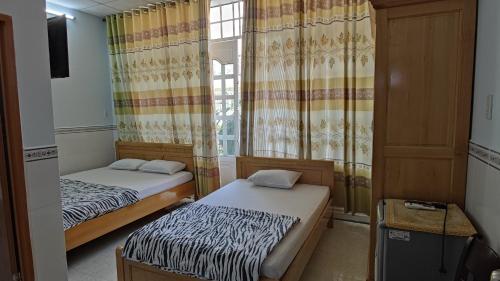 Double Room with Balcony (2 Adults + 1 Child) image 6