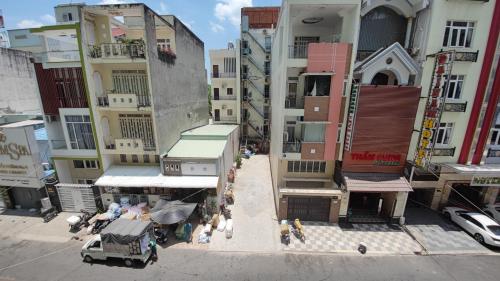 Double Room with Balcony (2 Adults + 1 Child) image 4
