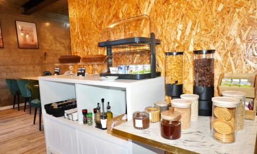 Lux'Otel City Lodge in บาเซโลซ