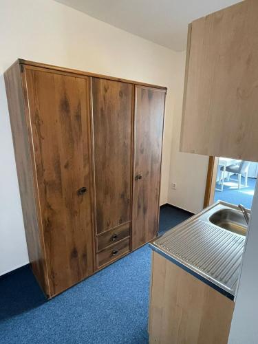 4 twin beds