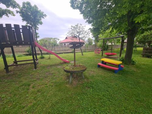 Guljaš Čarda Old (Guljas Carda Old) in Šupljak