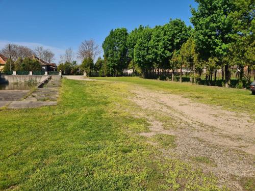 Guljaš Čarda Old (Guljas Carda Old) in Šupljak