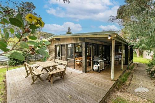 Sandy Point Log Cabin