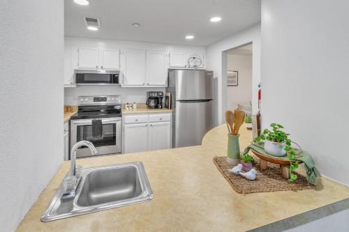 Handsome 2BR Condo with Gorgeous Views in Sugar Mountain! condo detail