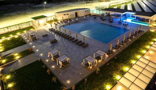 Басейн, Heliconia Park Hotel, Lagos Luxury Hotel and Spa in Лагос