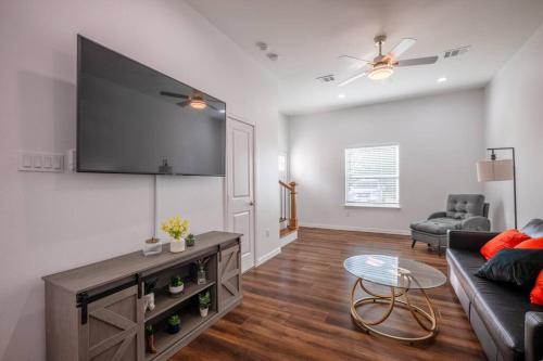 Relaxing Family Retreat Near NRG/Toyota Stadiums in Houston, USA