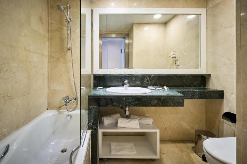 room detail thumbnail 2