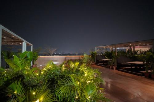 ระเบียง/ชานเรือน, The Alcor Hotel in ชัมเศทปุระ