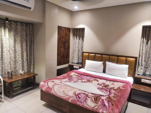 Hotel Vrindavan Deluxe Kolhapur