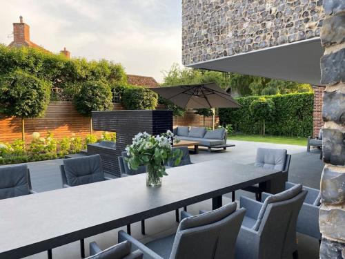 Mayflower, Luxury Norfolk Retreat - Brancaster, Sleeps 4 -12, Brancaster