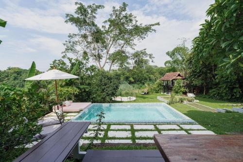 8th Wonder - Pool Villa - Riverside gem in Chiang Mai