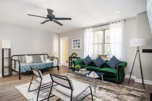 Downtown! Private Balcony! 24 Concierge! 11H in Atlanta, USA