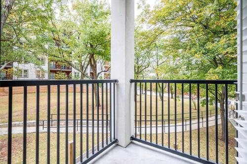New Downtown ATL Condo Washer Dryer 542Blvd in Old Fourth Ward