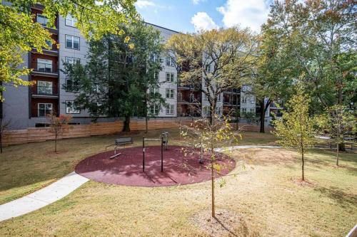 New Downtown ATL Condo Washer Dryer 542Blvd in Old Fourth Ward