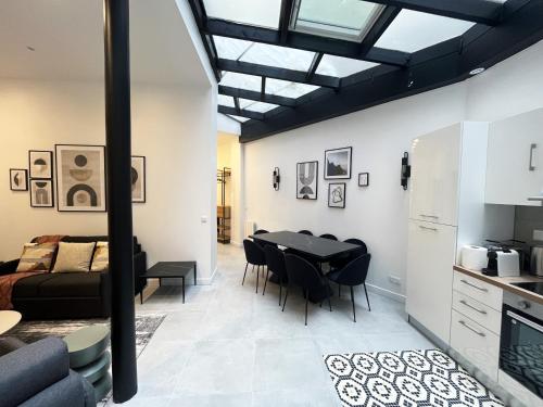 Urban Flat 08 - The Panoramic Flat in Paris - image 8