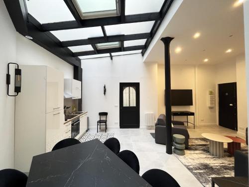 Urban Flat 08 - The Panoramic Flat in Paris