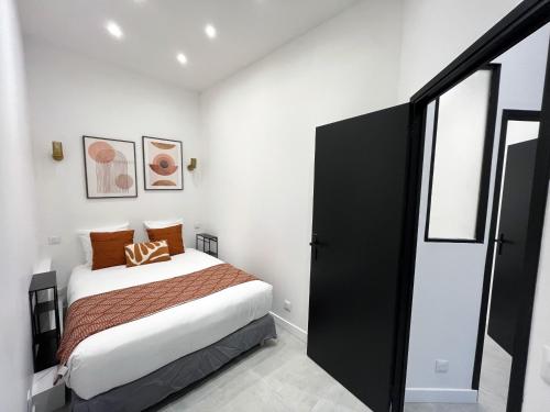 Urban Flat 08 - The Panoramic Flat in Paris - image 6