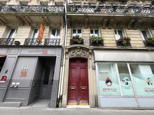 Urban Flat 08 - The Panoramic Flat in Paris - image 11