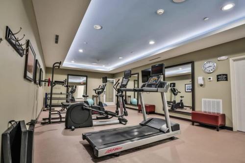 Free Parking Free Wifi with Kitchen Washer Dryer Relux Studio Group 2 in Houston, USA