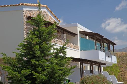 Grand Blue Beach Hotel - image 5