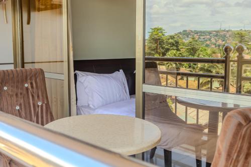Executive Suite image 5