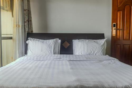 Executive Suite image 9