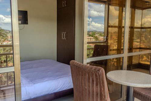 Executive Suite image 6