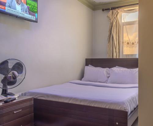Budget Double or Twin Room image 1