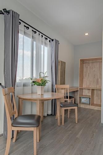 Peppery Hills Room Type - Deluxe Queen Room