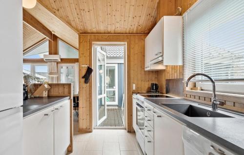 Kitchen, Cozy Home In Ebeltoft With Sauna in Ebeltoft