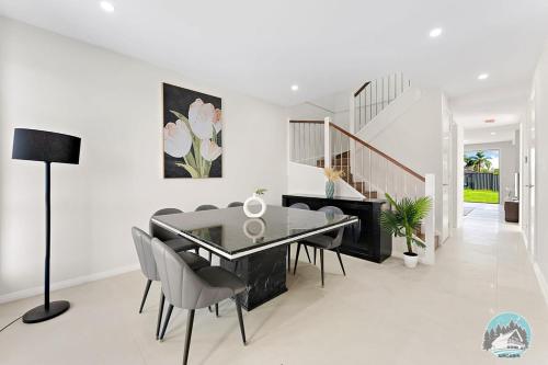 Aircabin - Leppington - Lovely Comfy - 5 Bed House