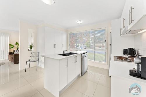 Aircabin - Oxley Park - Lovely & Comfy - 2 Bed