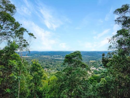 Tranquil Escape with Beautiful Mountain Views