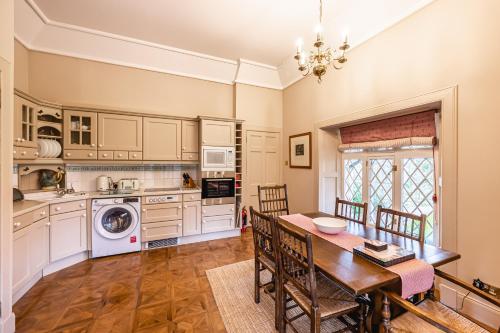 кухня, Balnagown Estates Swiss Cottage in Тейн