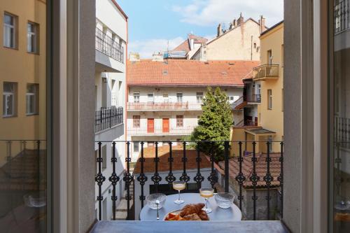 Prague Days - Studio - Balcony - next to Vyšehrad Castle, Prag (Foto 2)