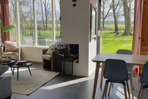 Geschakelde recreatiewoning met omheinde tuin